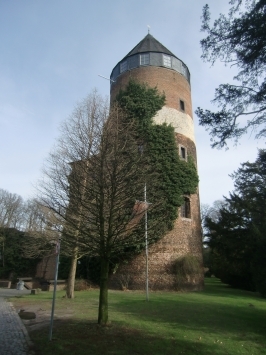 Brüggen : Burgwall, der Turm der Burg Brüggen